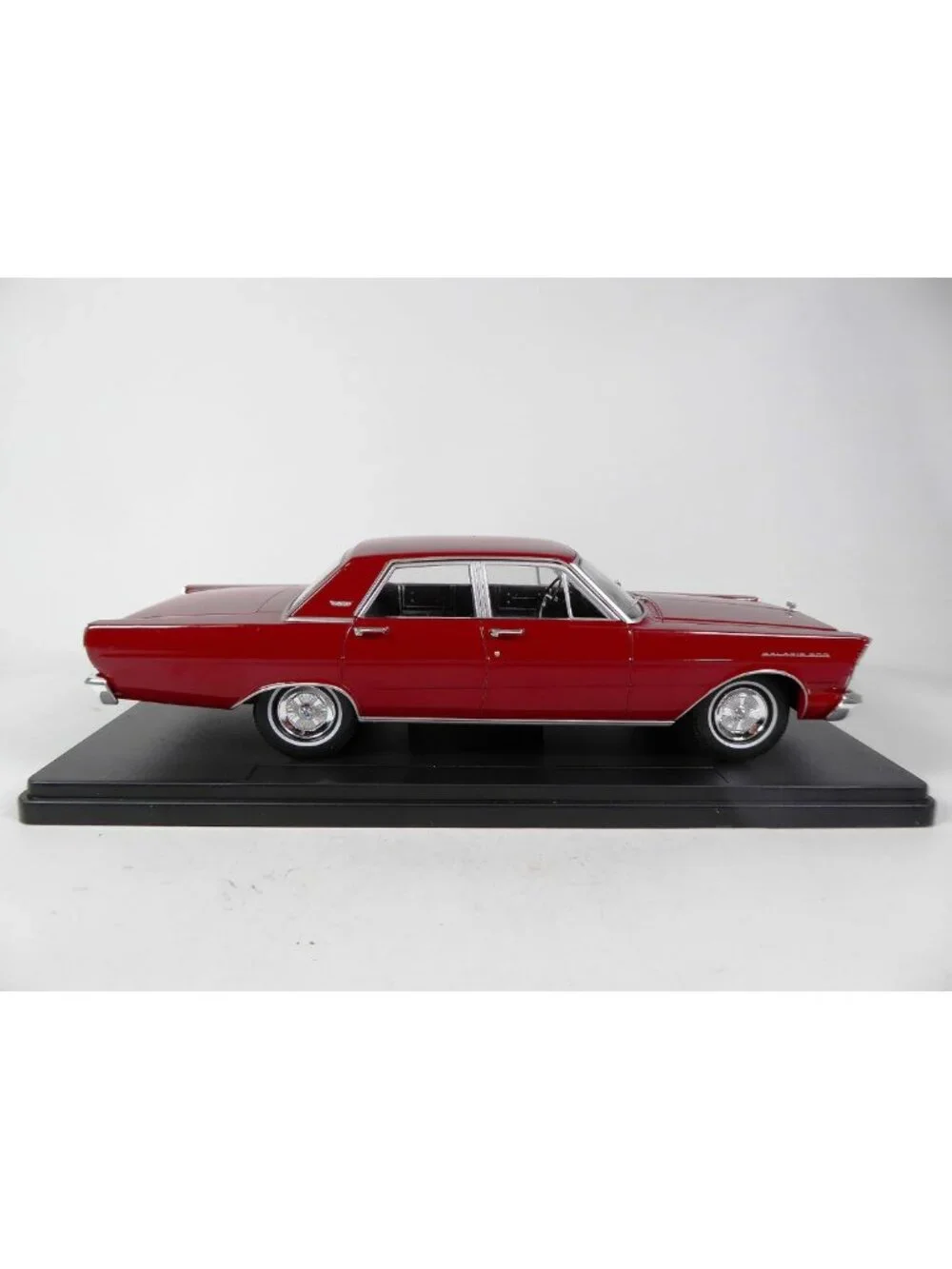 1965 Ford Galaxie 500 Miniature Car Model 1/24 Scale Collectible Toy Vehicle
